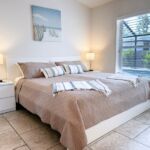 Master Bedroom Villa Happy Gator